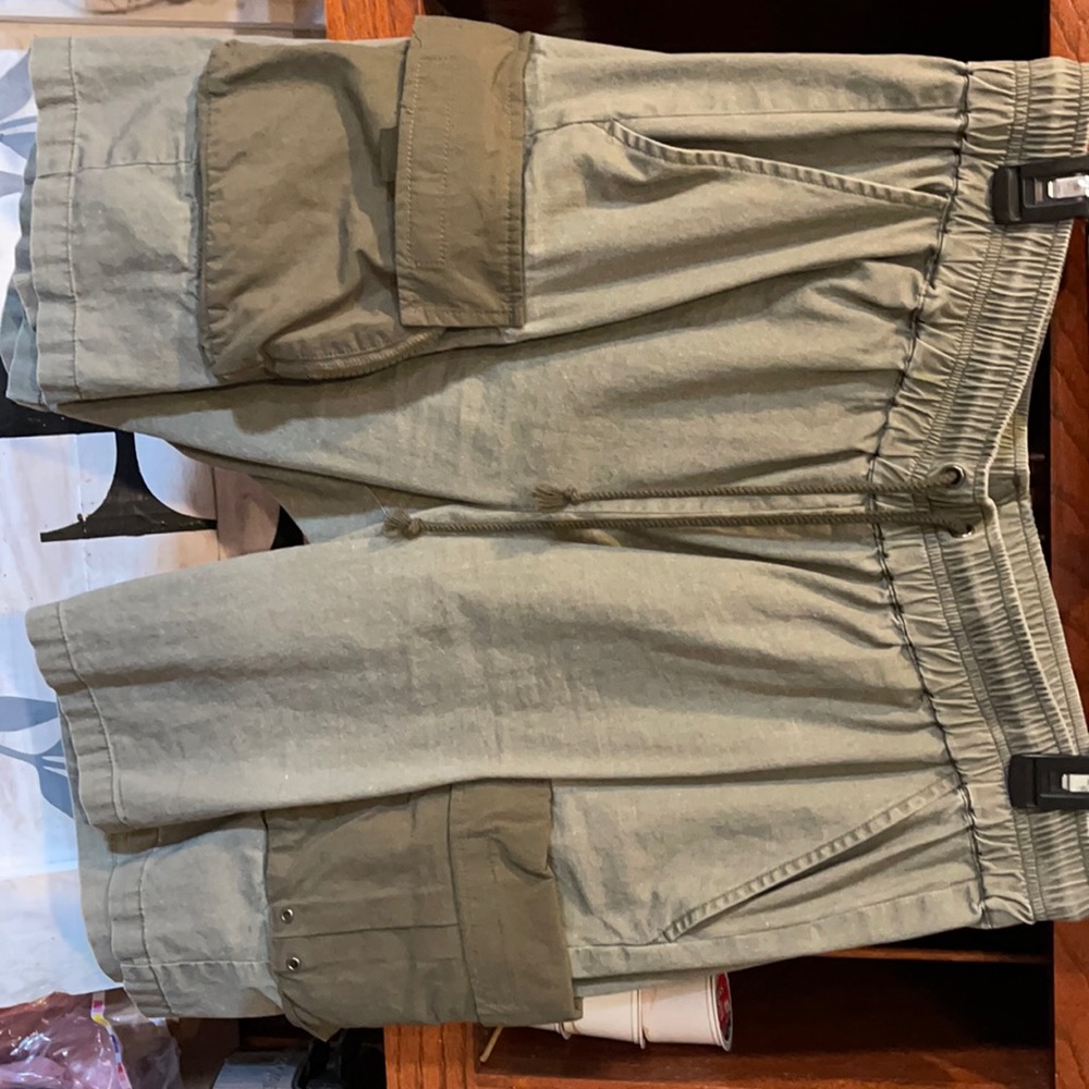 Men’s cargo shorts